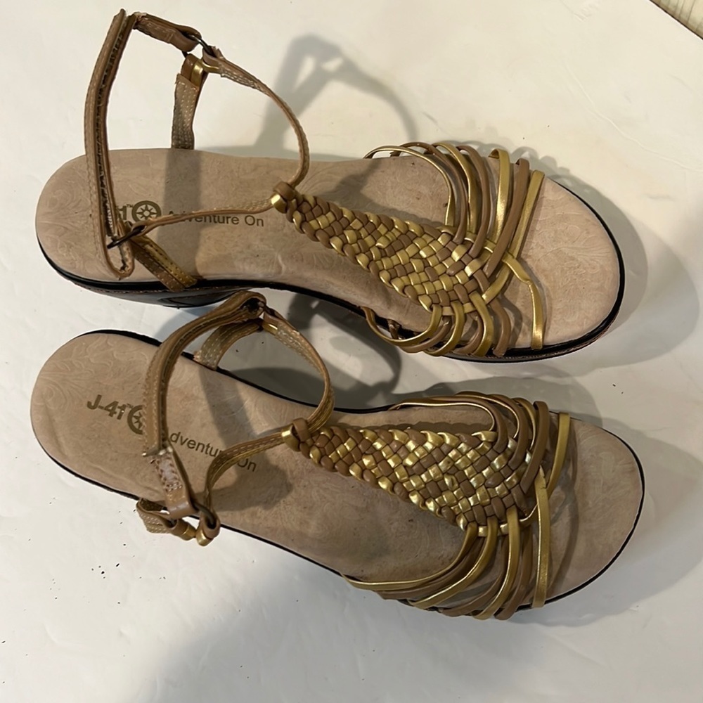J 41 Adventure Gold Tone Wedge Sandals Size 8